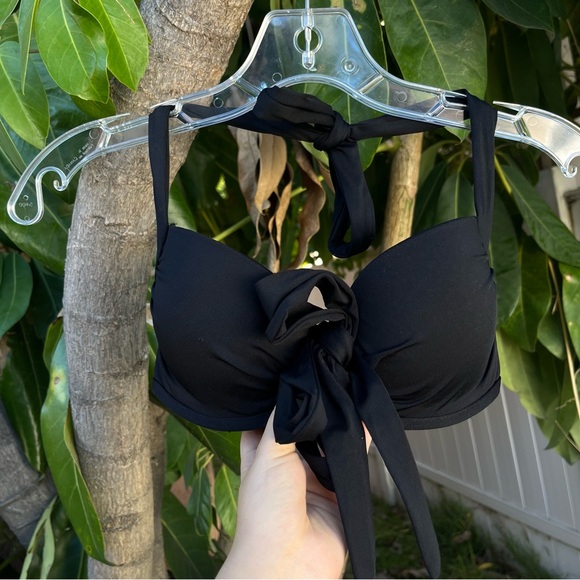 Victoria’s Secret Black Bikini Top with Ties ! - Picture 2 of 6